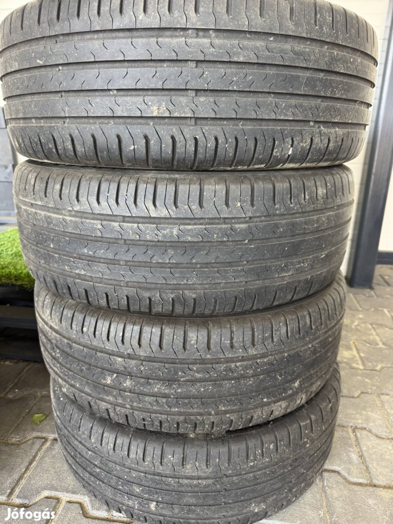 Continental 215/55 R17 nyári gumik
