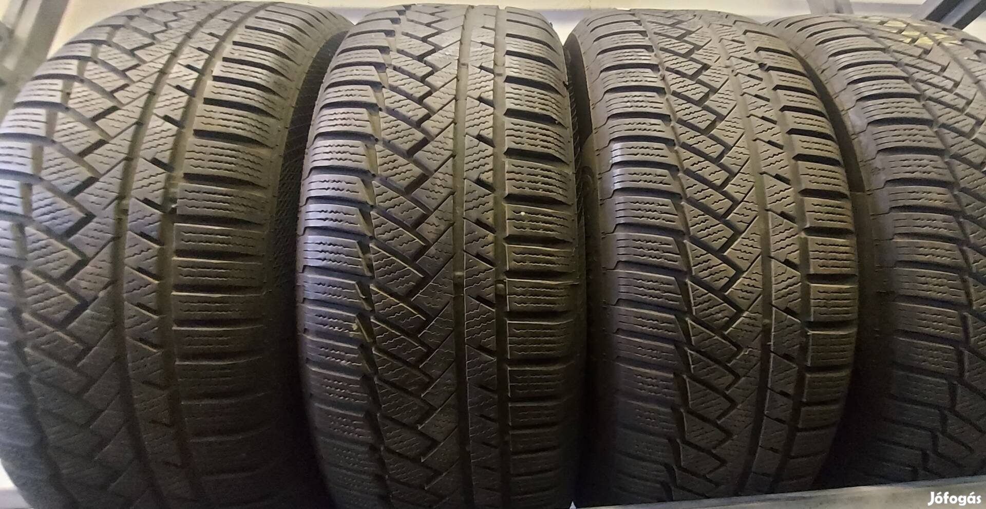 Continental 215/55 R17 téligumi szett