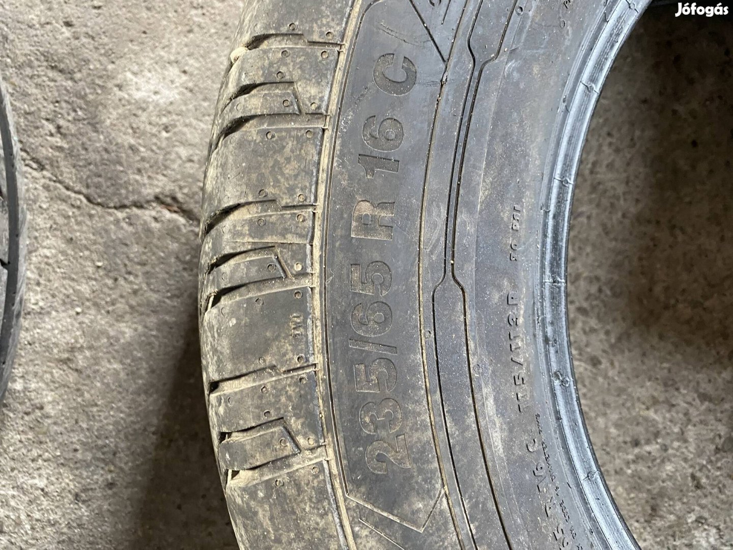 Continental 235/65R16c 235 65 16 c