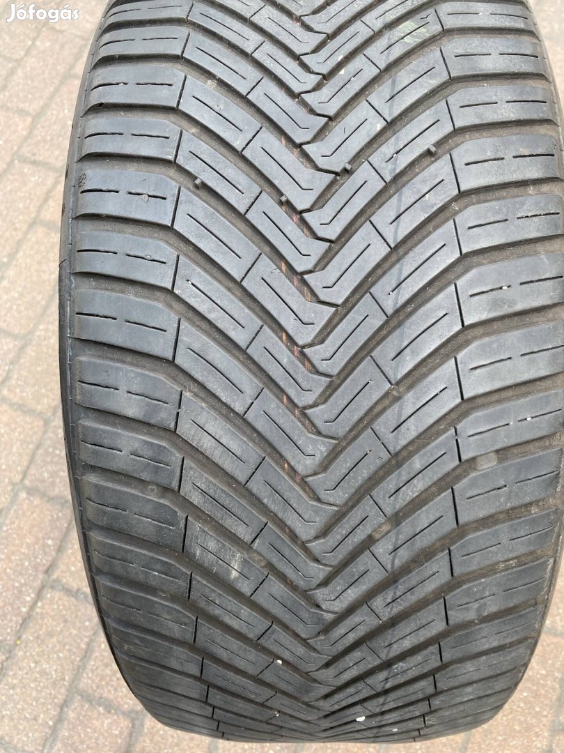 Continental Allseason 4 évszakos 235/40R19