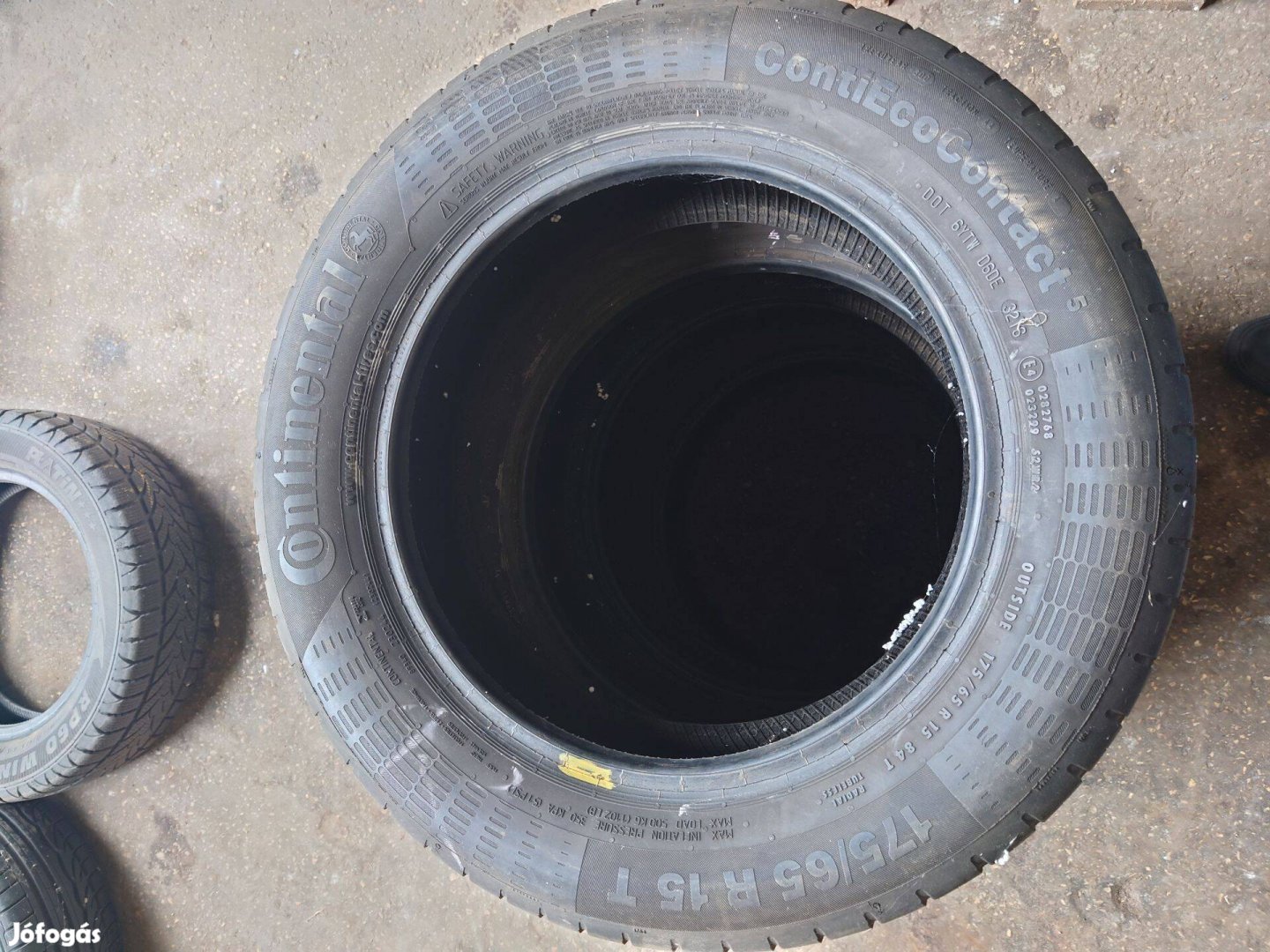 Continental Contieco 175 / 65 R15 nyári