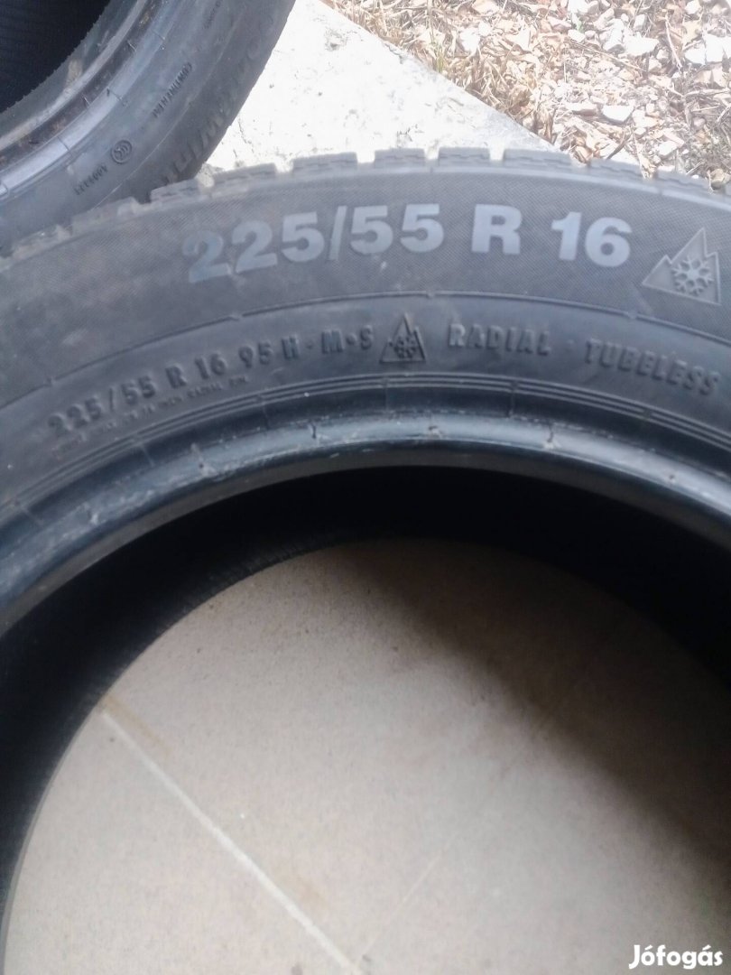 Continental Contiwintercontact 225x55 R16 gumi gumiabroncs