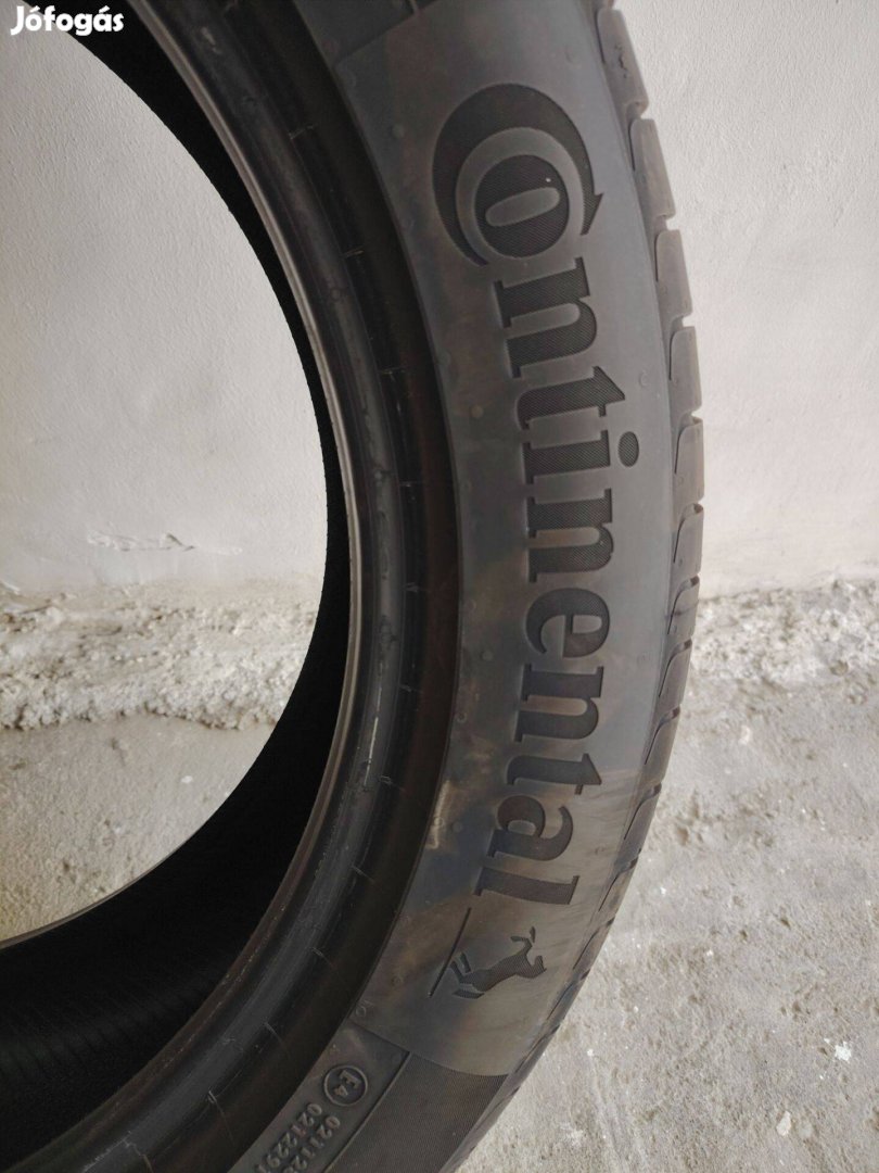 Continental Vadonatúj Nyári Autógumik 235/50 R 19 V
