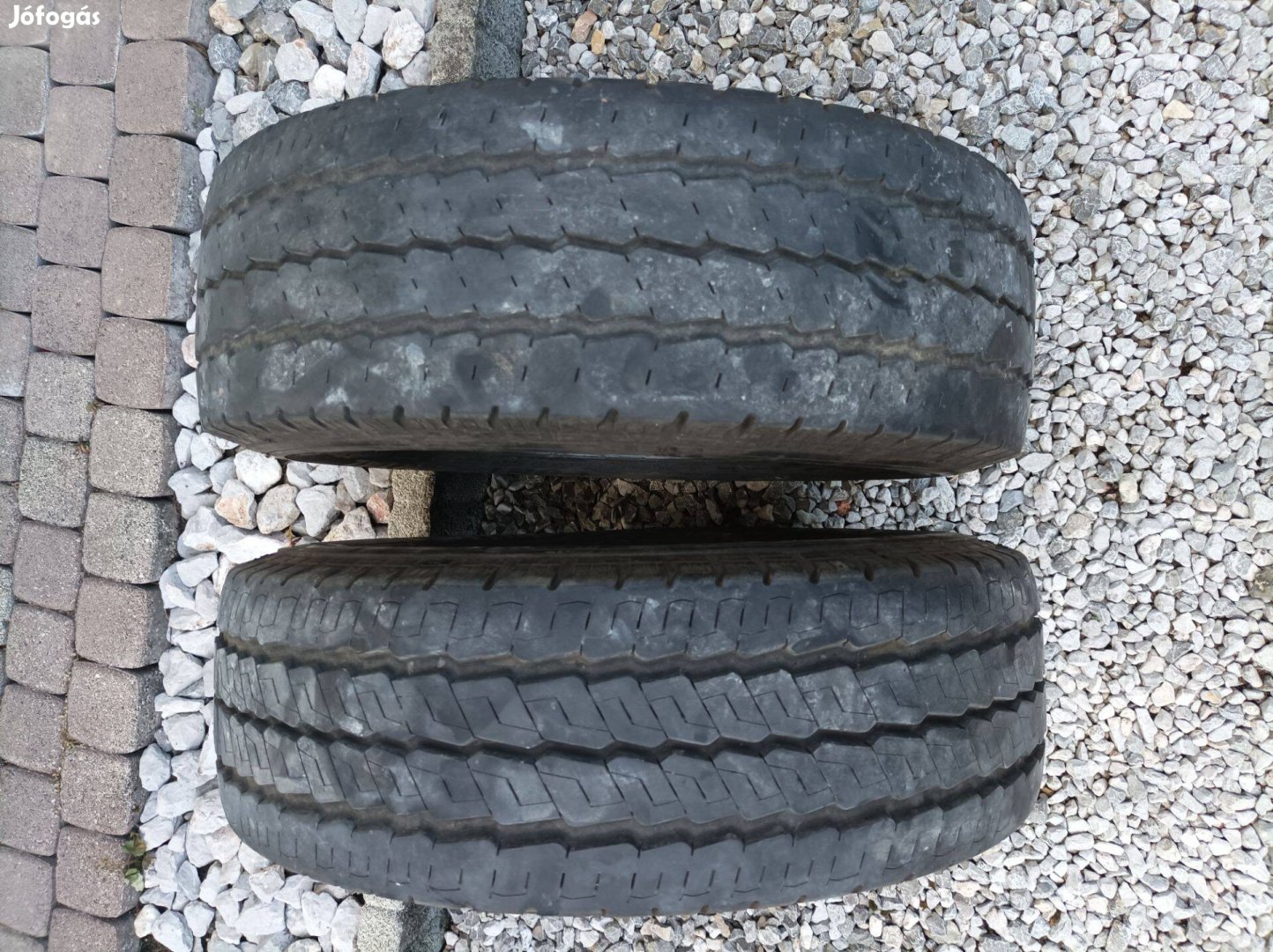Continentál Vanco nyári gumi, 215/70 R 15C 2 db