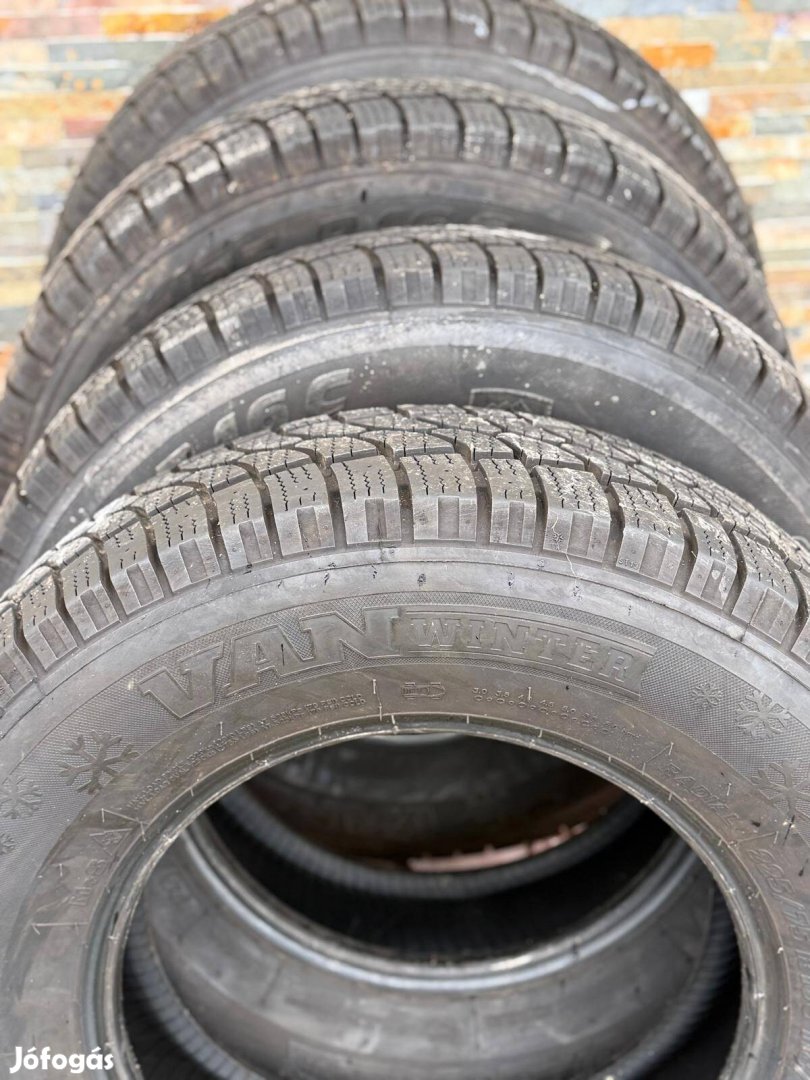 Continental Vancontact 4db Teli Gumi 225/75R16C