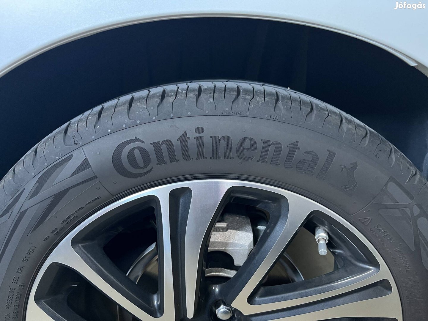 Continental nyári gumi 195/55R16