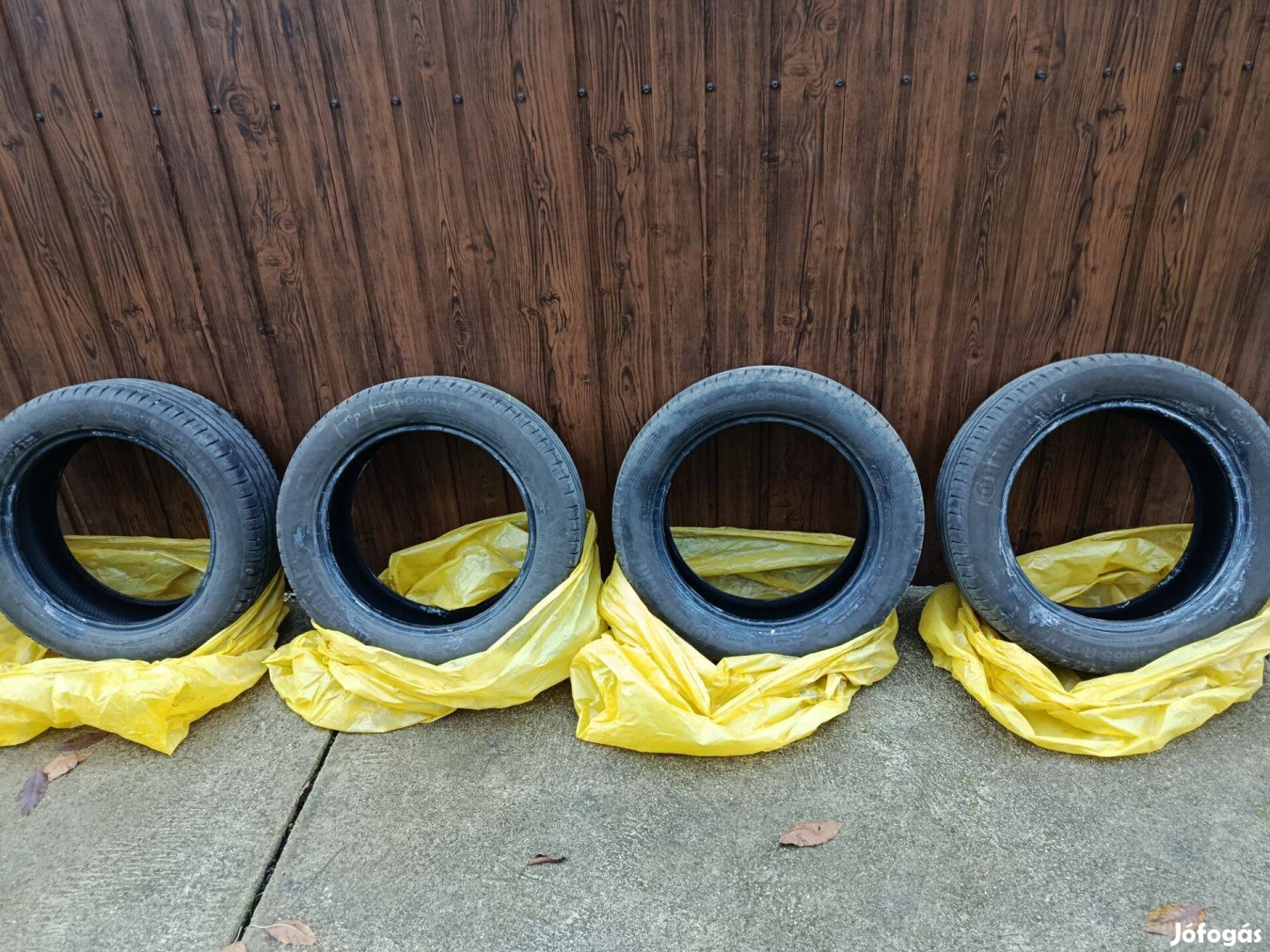 Continental nyári gumi 215/55 R17 94V