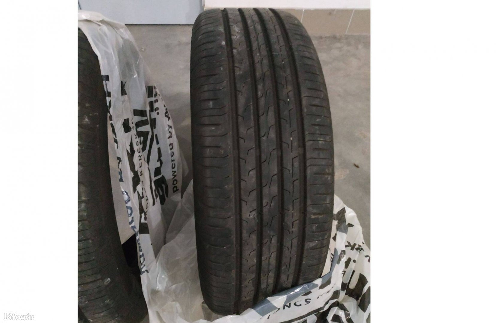 Continental nyári gumi 215/60 R17