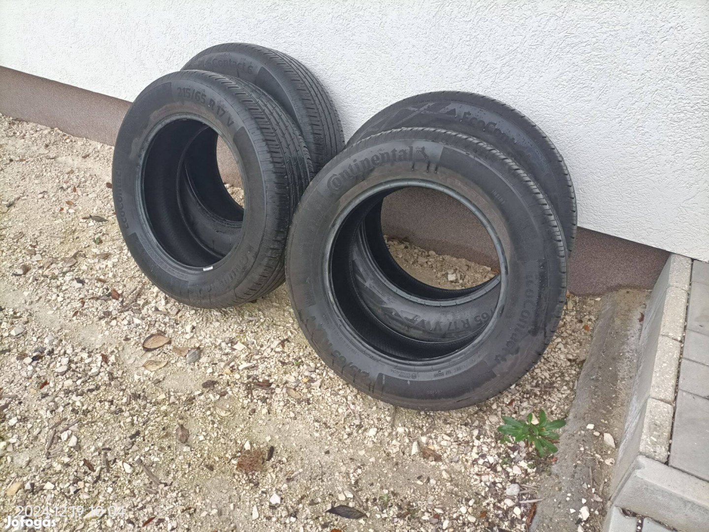 Continental nyári gumi 4 db 215/55/17 V