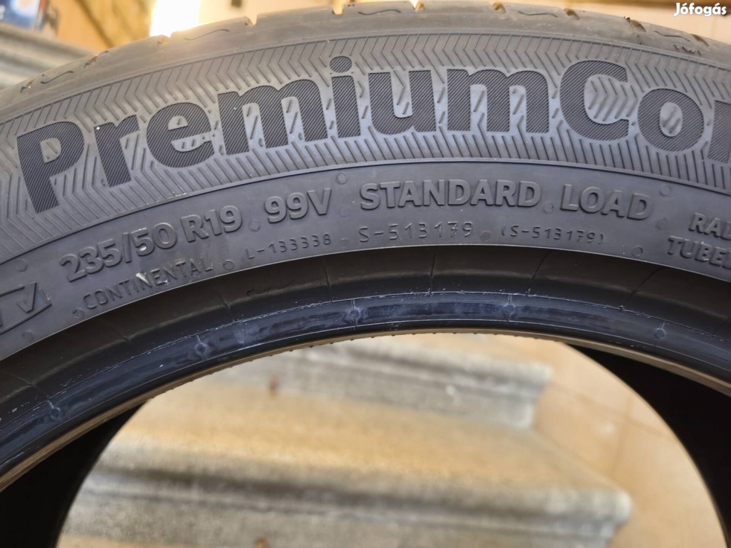 Continental prémium contact 235/50r19 eladó .