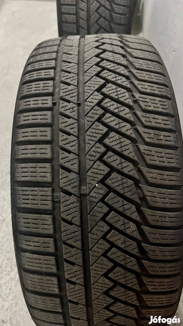 Continental téligumi 235/45 R18