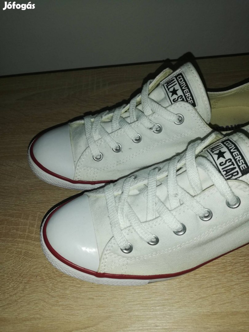 Converse 40,5-os unisex cipő!