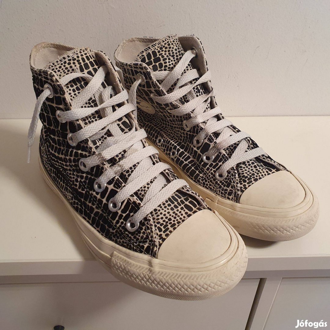 Converse Chuck Taylor All Star magasszárú tornacipő 37