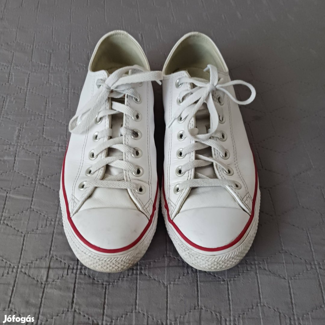 Converse Chuck Taylor leather