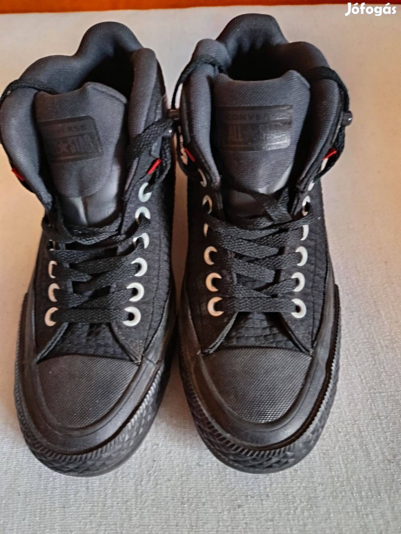 Converse átmeneti,téliesitett 39,5 méret