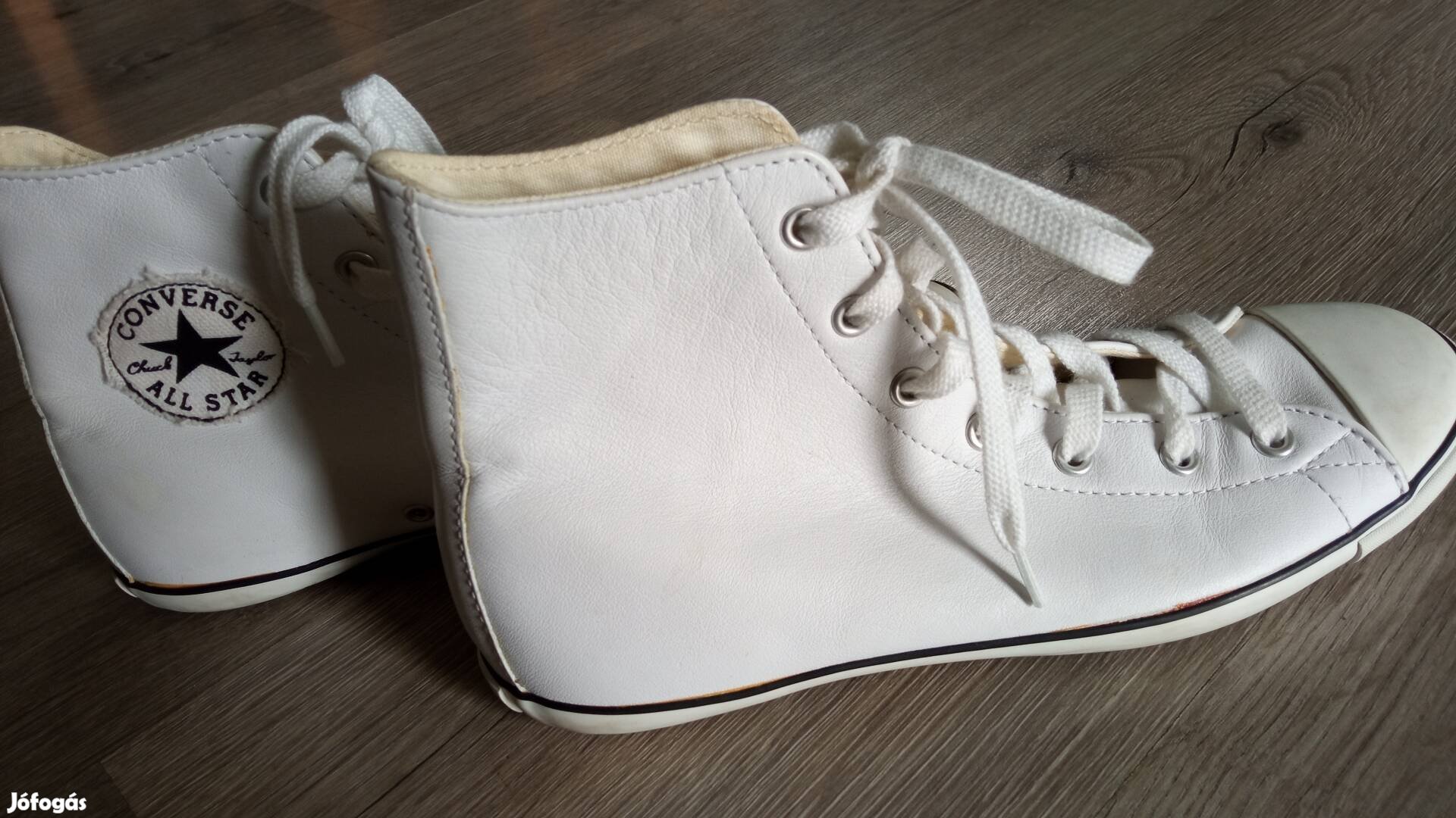 Converse bőr nöi tornacipő 38.5