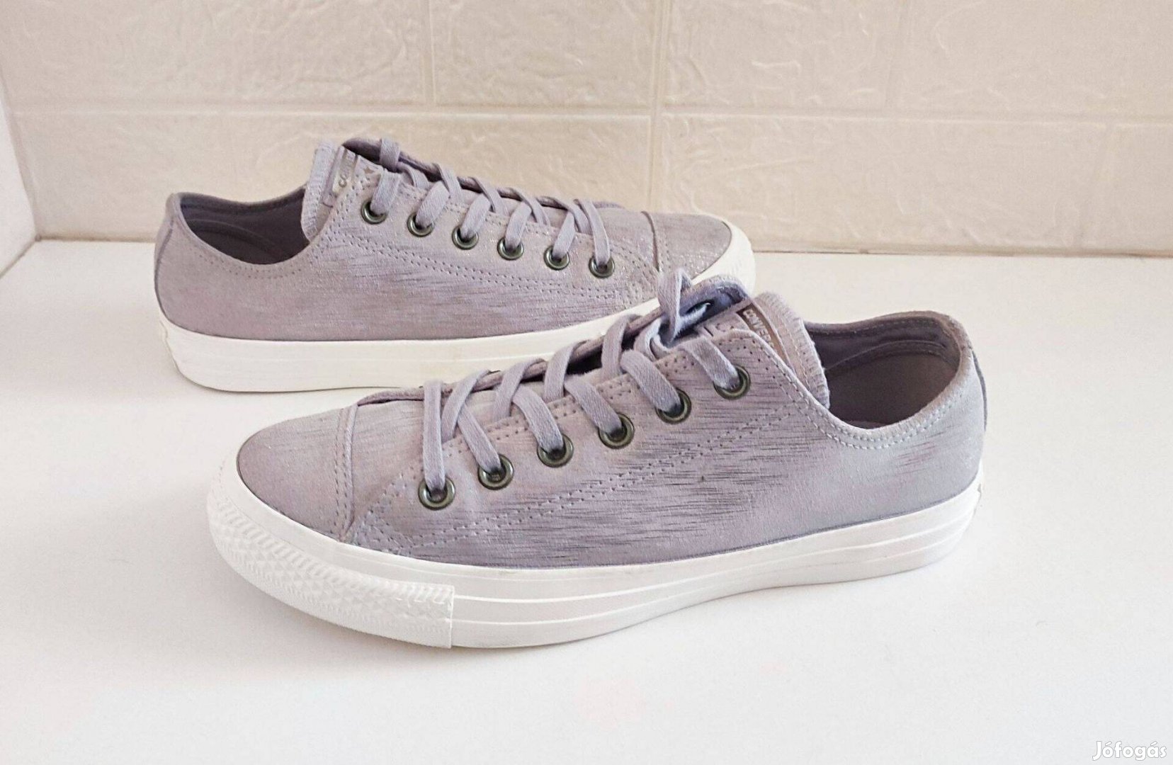 Converse bőr tornacipő 40-es - Újszerű!