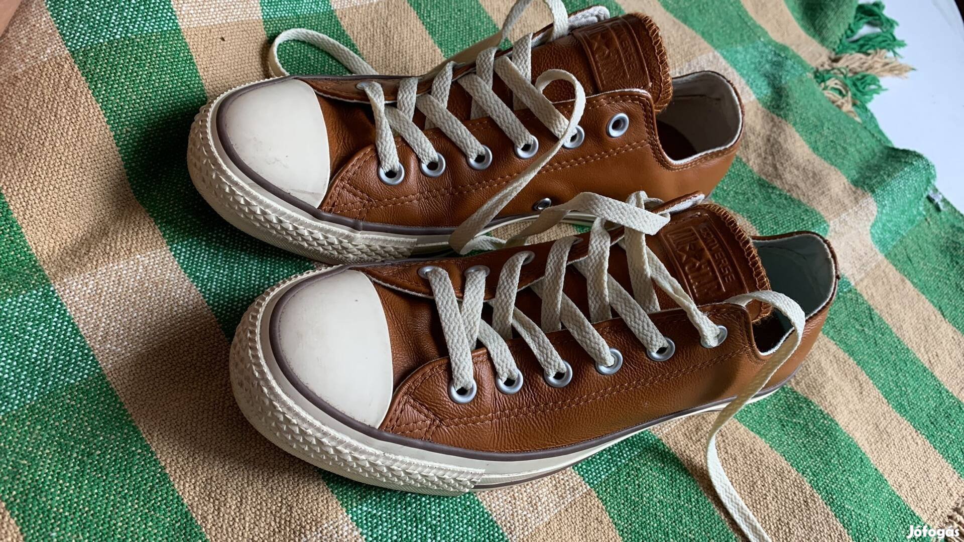 Converse leather brown