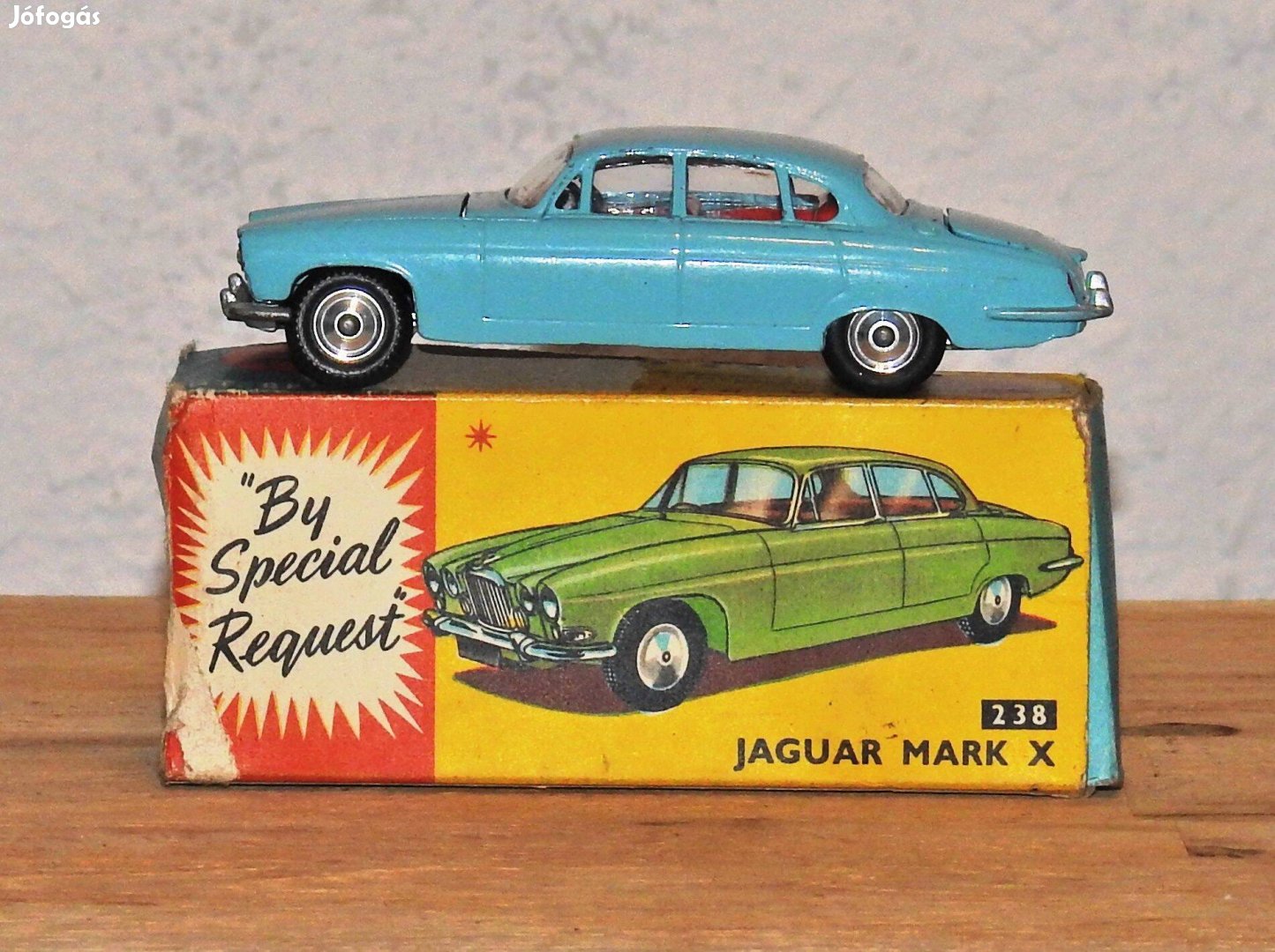 Corgi toys 238 Jaguar Mark X