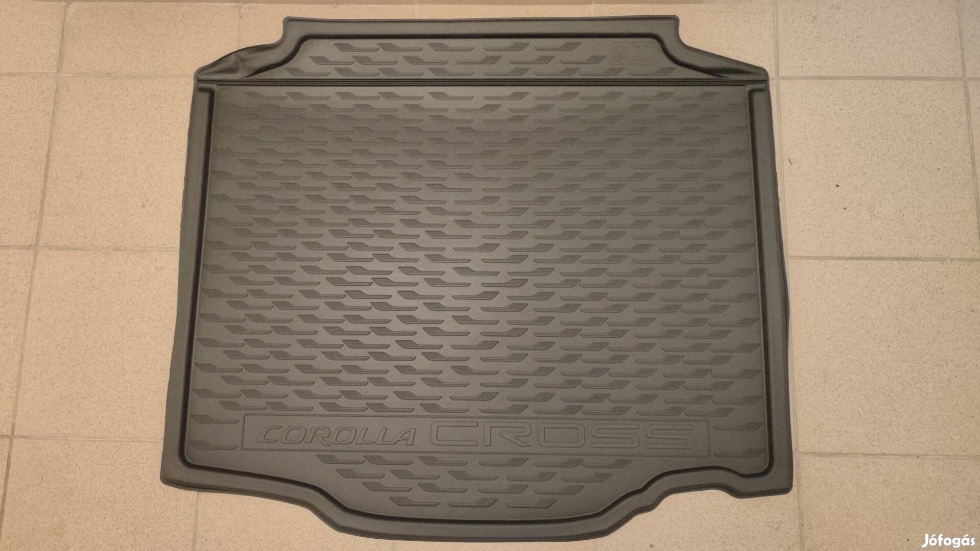 Corolla Cross csomagtér gumitálca
