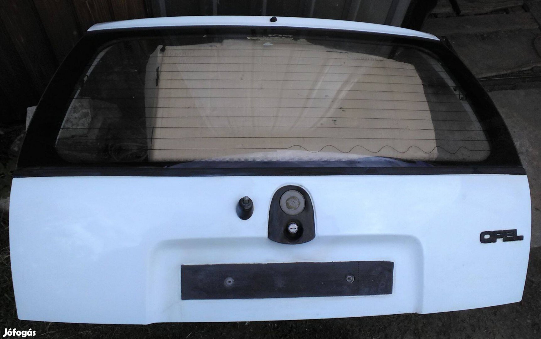 Corsa B csomagtérajtó