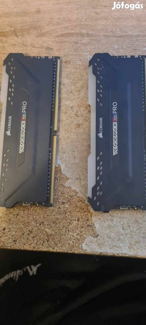 Corsair Vengenance RGB Pro DDR4 3200Mhz 1x8gb (2db)