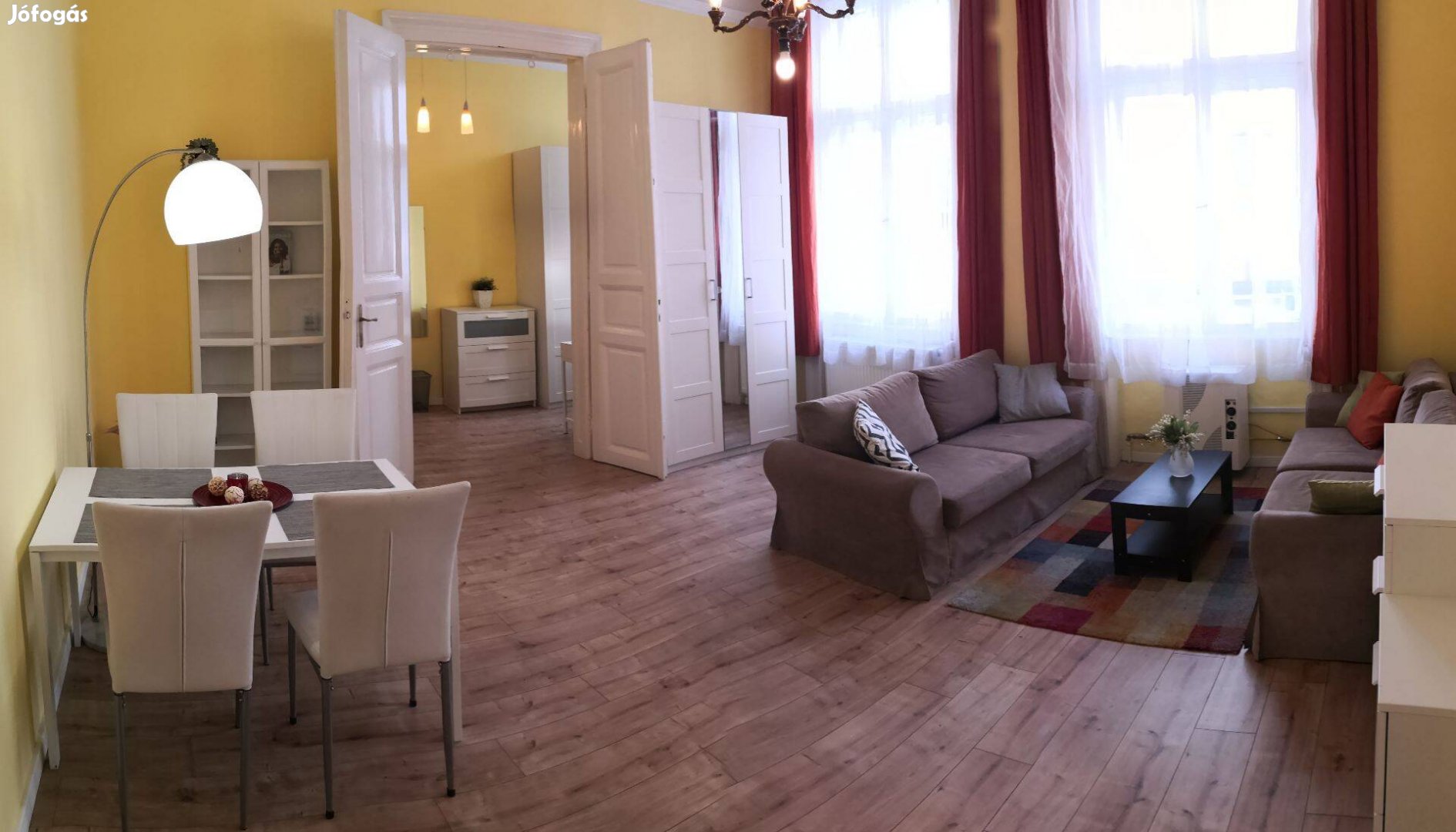 Corvin Plaza mellett igényesen felújított klímás lakás eladó