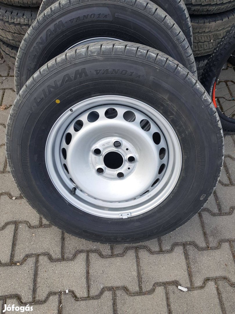 Crafter MAN 5X120 új gyári lemez felni + új Falken 235/65 R16 C nyári