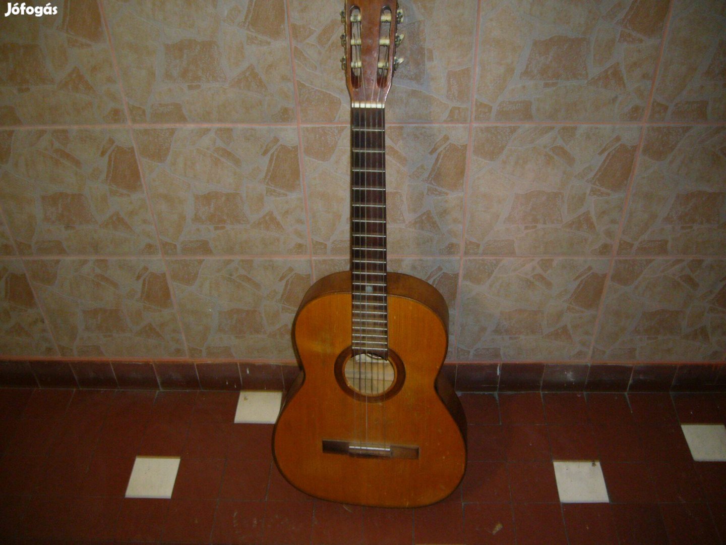 Cremona gitár