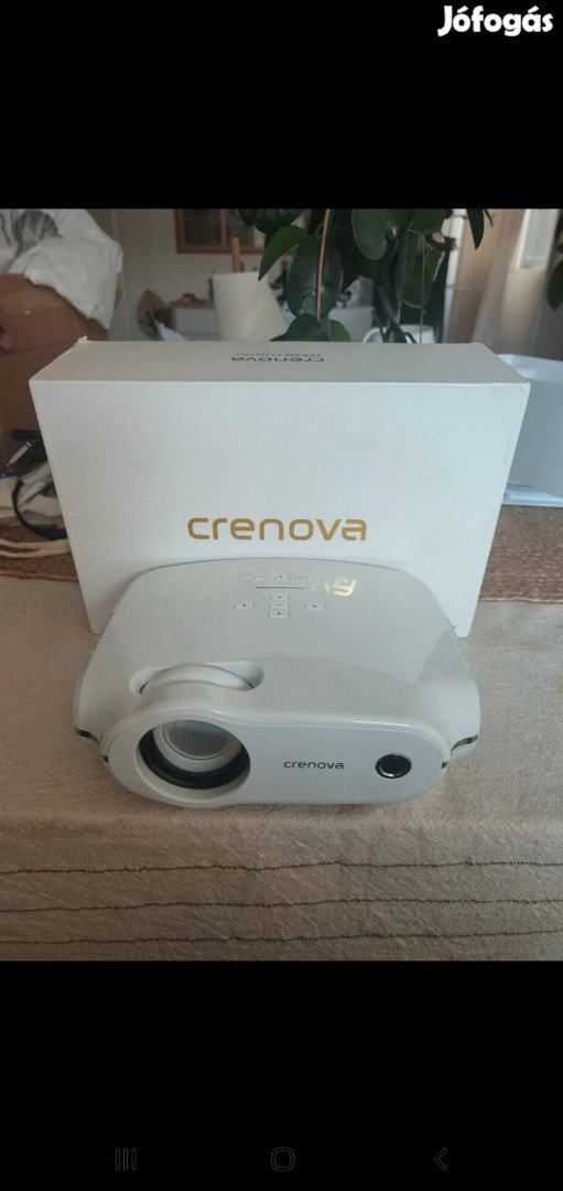 Crenova projektor 