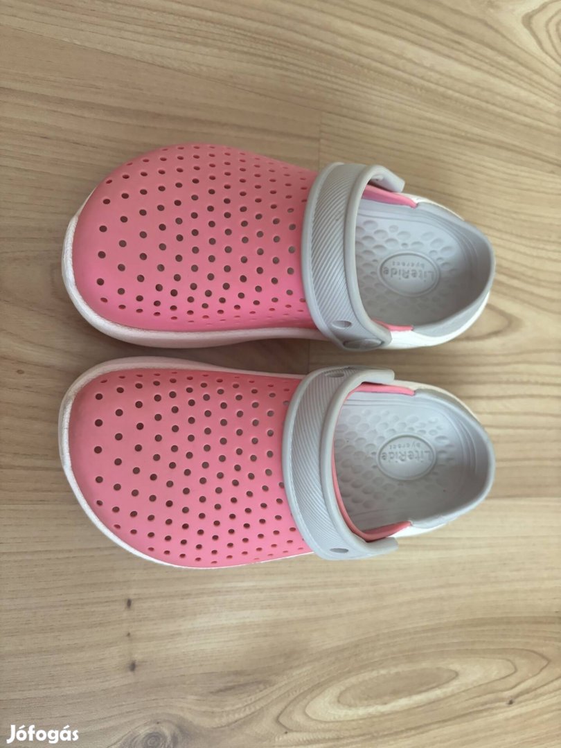 Crocs C11 kislány papucs