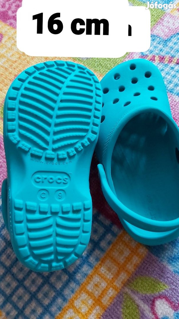 Crocs c9 kék színű eladó.