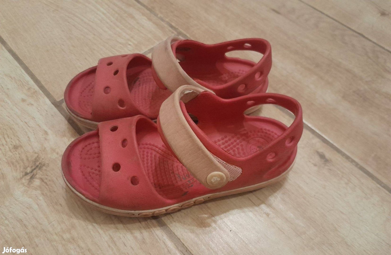 Crocs vízálló kislány szandál (26-27) eladó