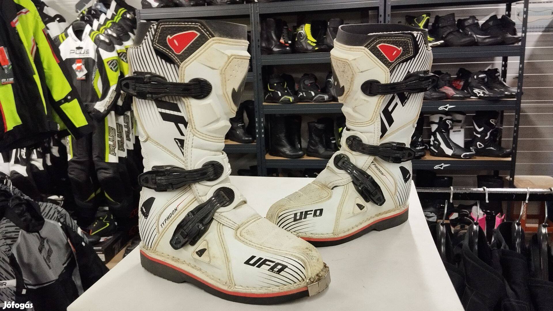 Cross - Krossz Csima / UFO / - 36-os méret