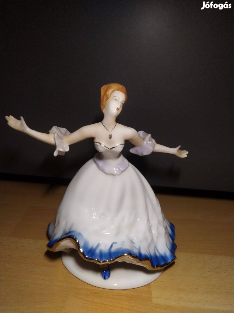 Crown Regal porcelán táncosnő