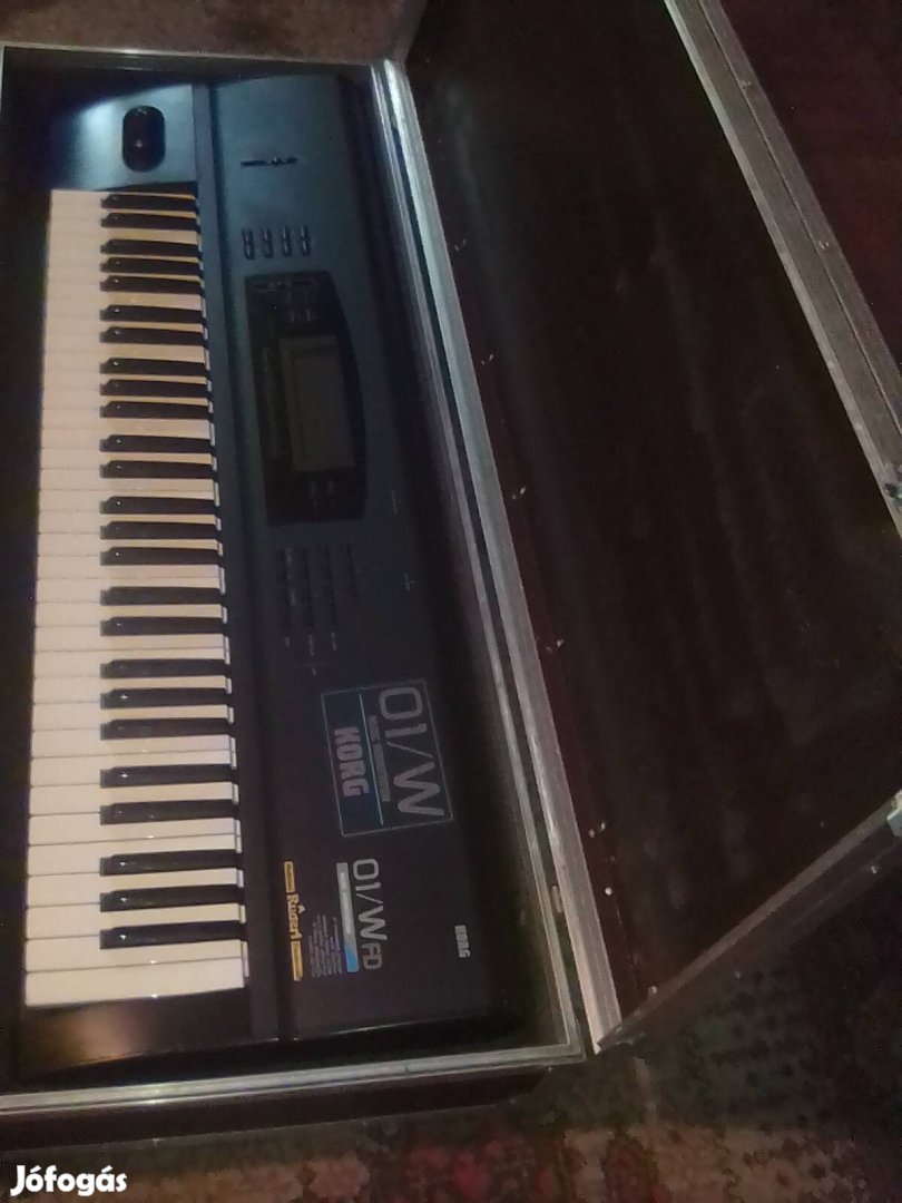 Crumar T-3 Full POLY 2 x4 oktavos ritka egyedi synth.