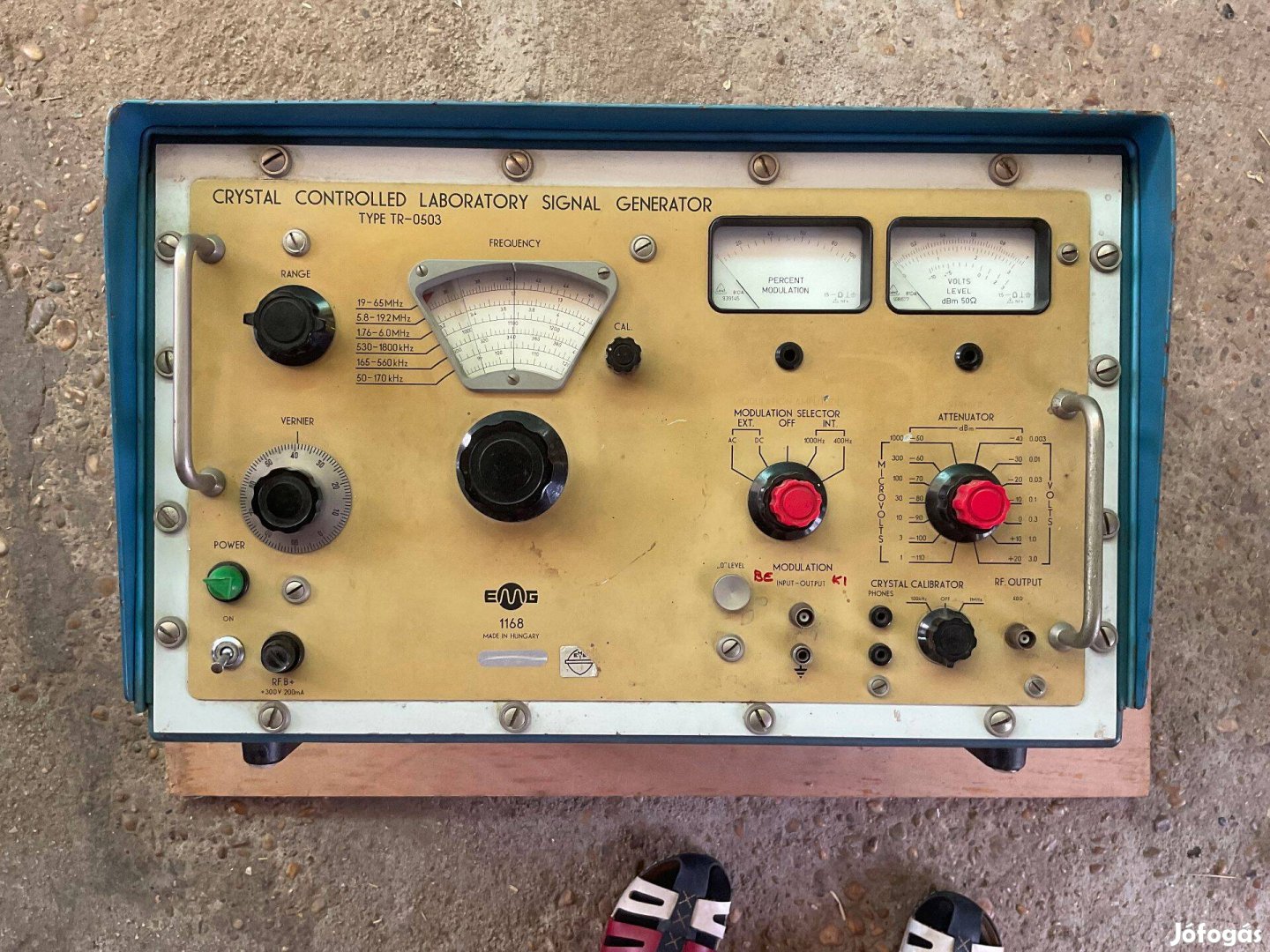 Crystal Controlled Laboratory Signal Generator