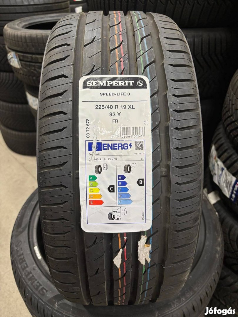 Csak 2 db 225/40R19 225/40 R19 új Semperit nyári gumi ÁR/db Dot4823/24