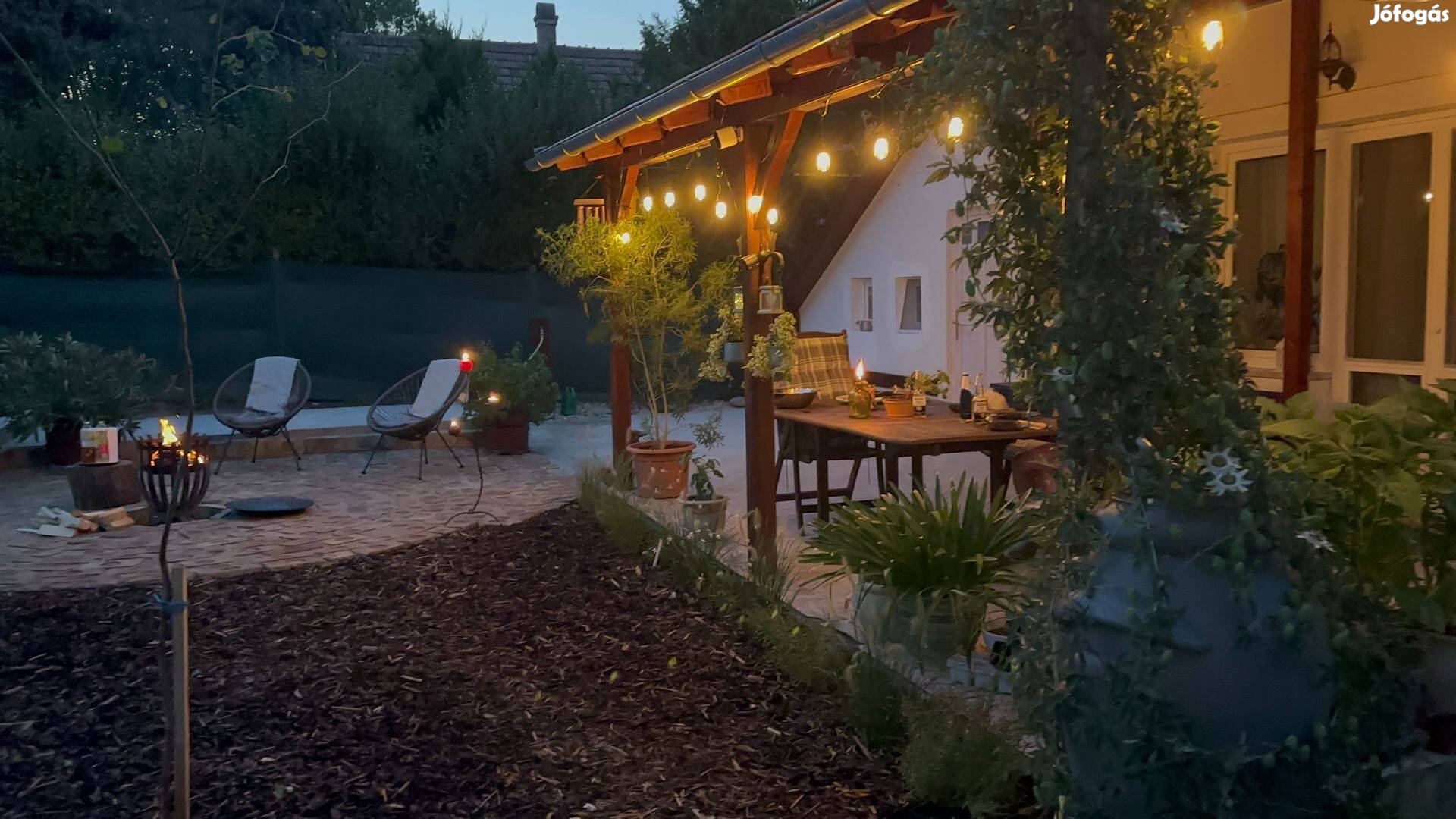 Családi ház Bp agglomerációjában, lenyűgöző zöldövezetben