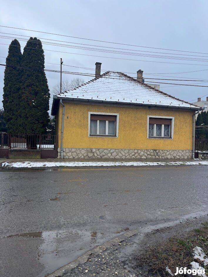 Családi ház Dombóvár szívében