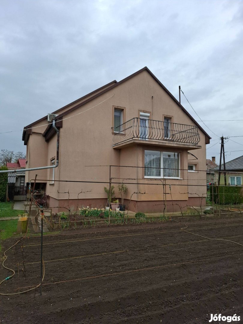 Családi ház Tiszalök központjában