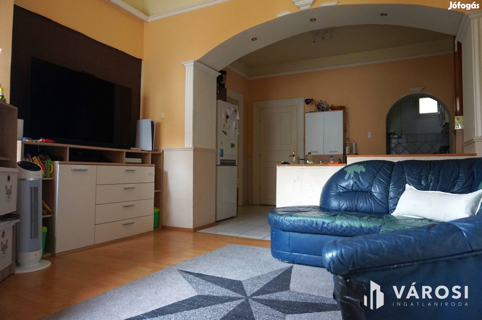 Családi ház a belvárosban, apartmanok kialakítására is!