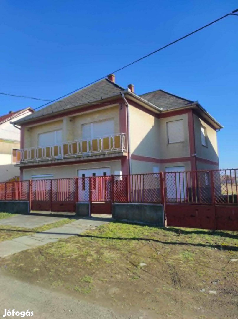 Családi ház eladó Boldogon