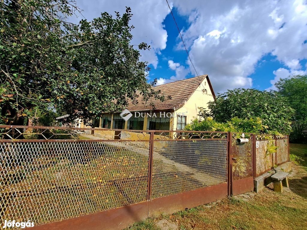 Családi ház gyönyörű panorámával és gazdálkodásra alkalmas