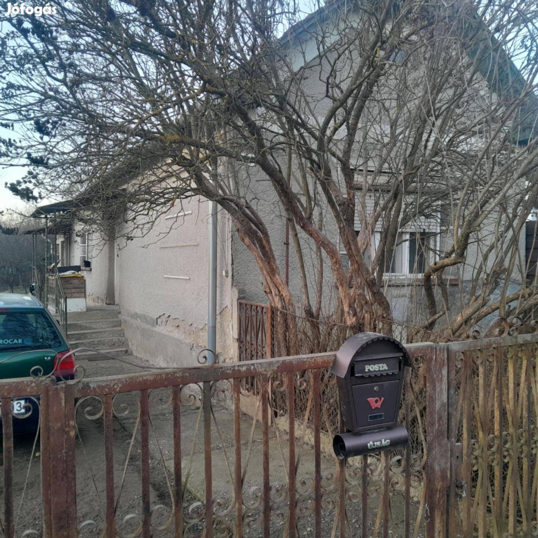 Családi házikó