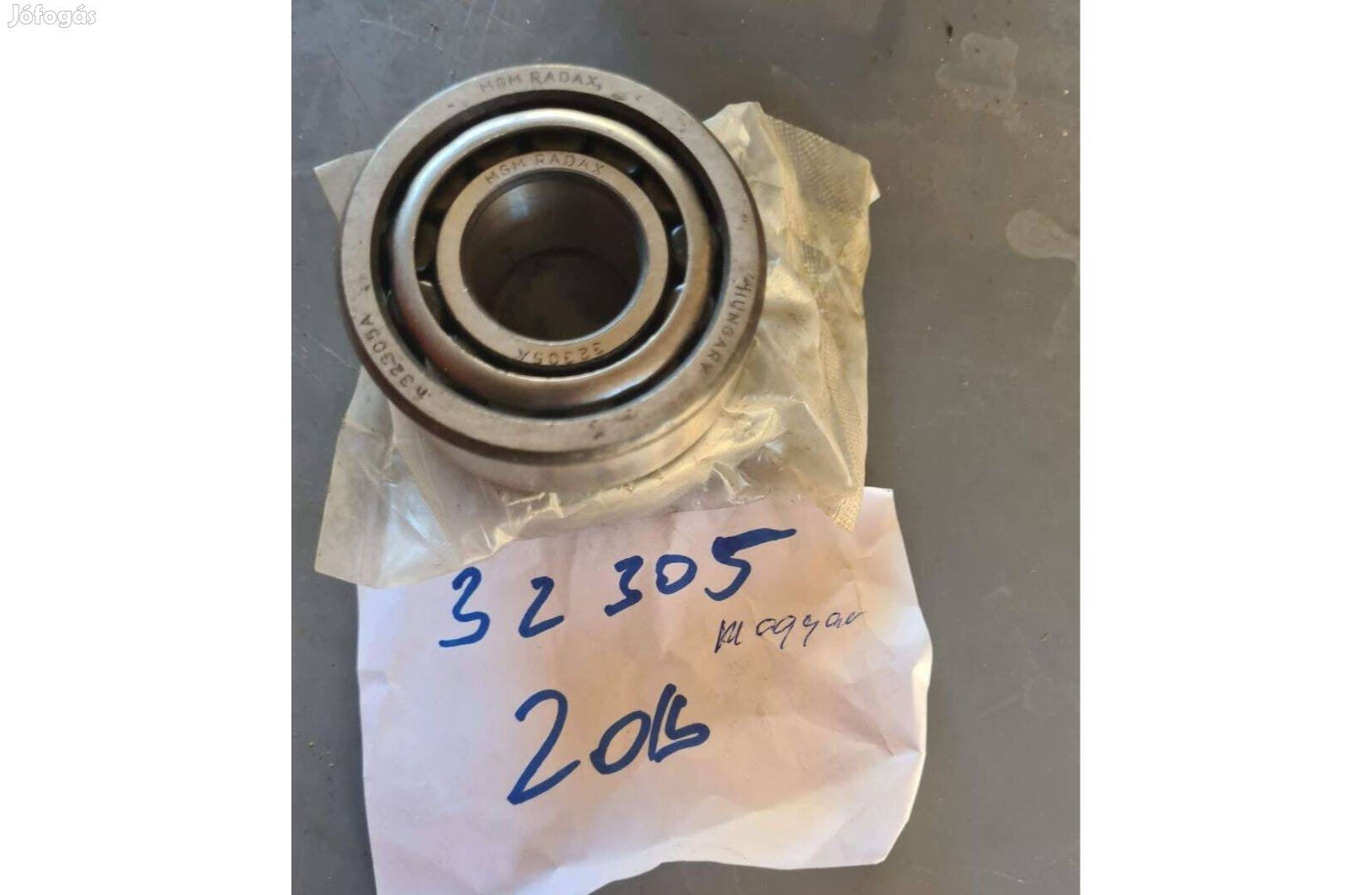 Csapágy 32305