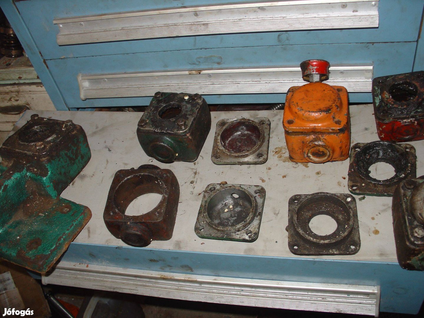 Csapágyház alsó külső oldali kiskőrösi szalagfűrész 800