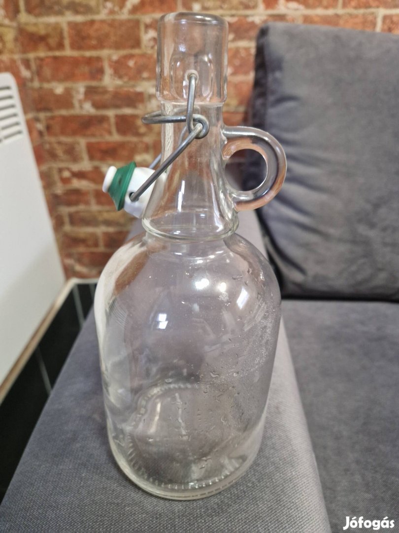Csatos üveg, 1L-es eladó