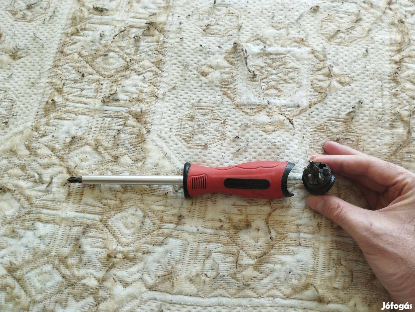 Csavarhúzó 7 db heggyel mágneses véggel 1200 Ft