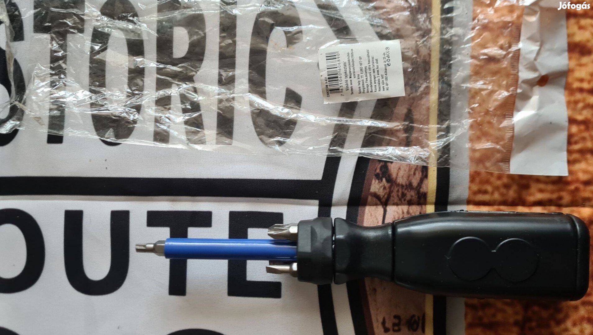 Csavarozó készlet, kihúzható mágnessel